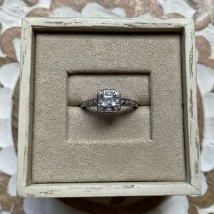 Sterling Silver 925 Ring with clear stones